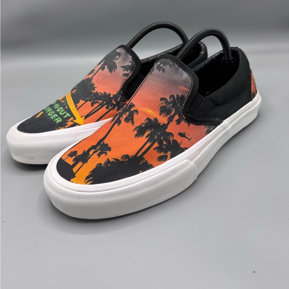 In N out RAYE Black and White Slip-On Sneakers size 9